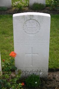 Dozinghem Military Cemetery - Green, Walter John